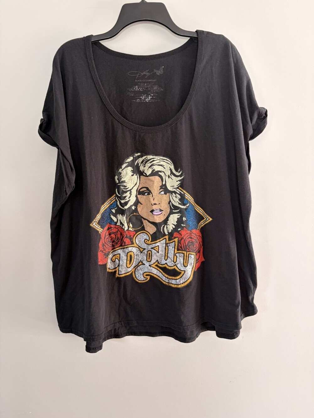 3X Dolly Parton Women’s Plus Size Black T-shirt Red Roses Diamond Cuffed Short